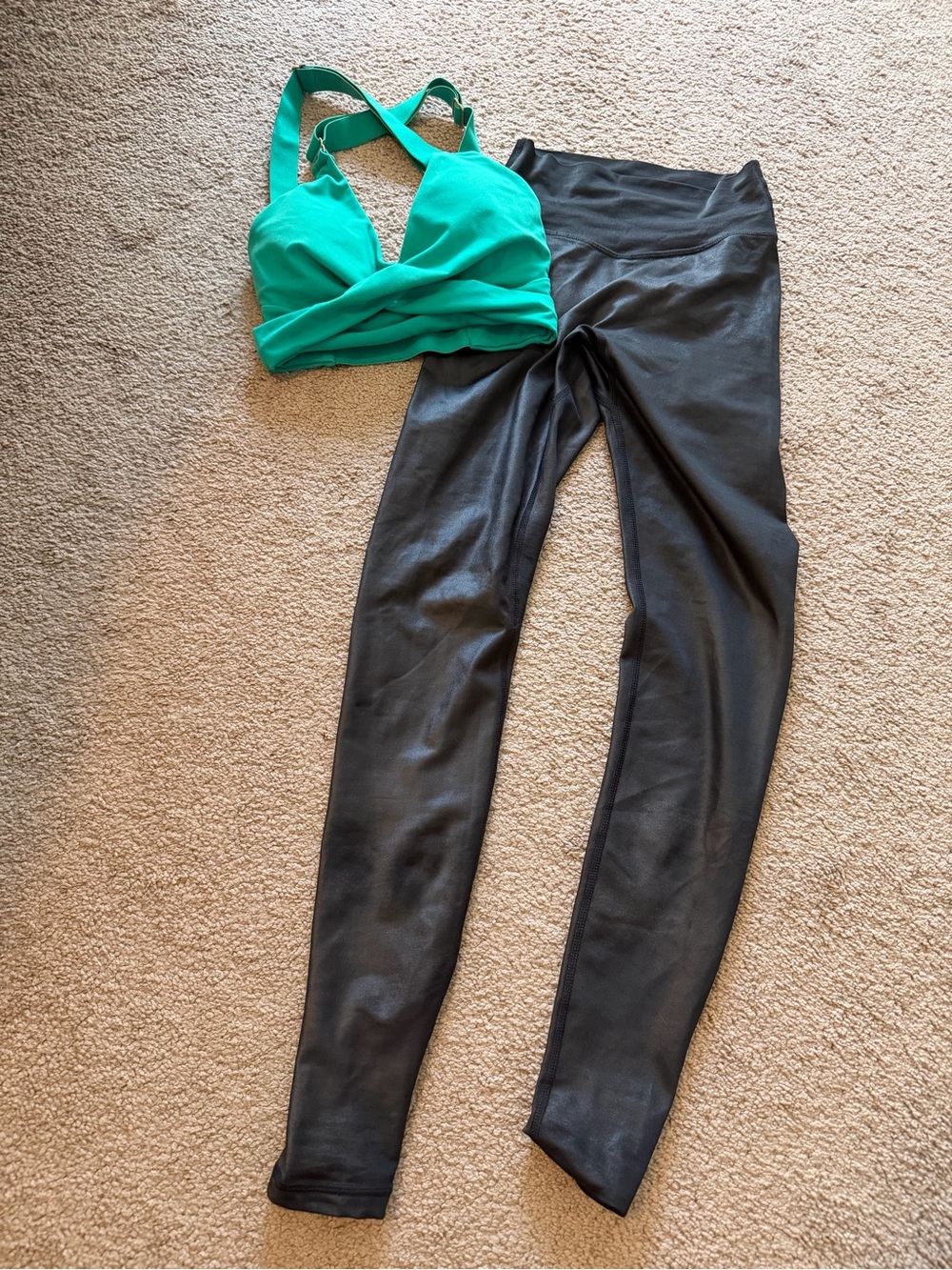 BuffBunny Set Sports Bra & Shine Leggings XXS